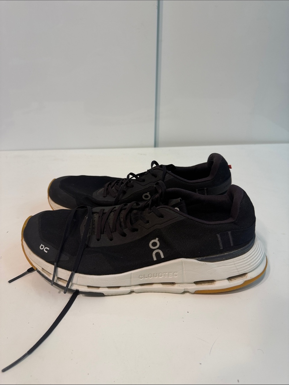 Used On Running Men’s Athletic Sneakers in Black size 11 Onclouds